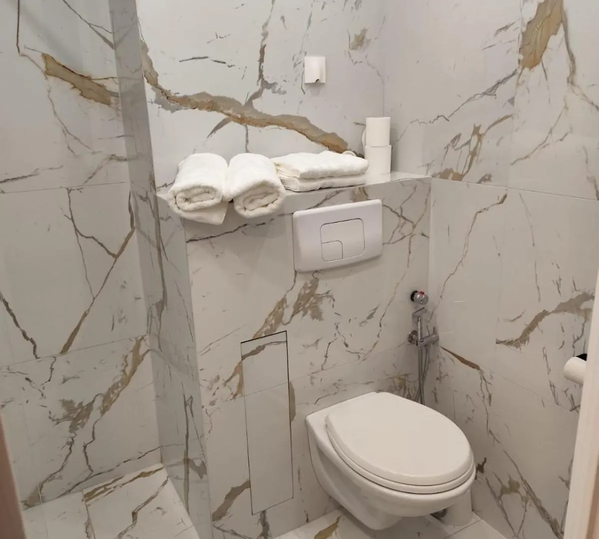 Appartement Vue Mer Avec Piscine Рокебрюн — Кап-Мартен Апартаменты